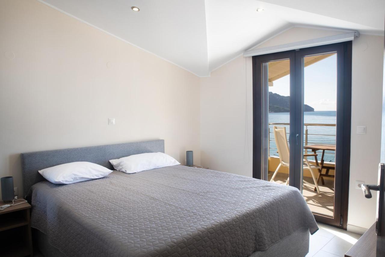 Blue Heaven Apartments Agios Georgios Pagon Exterior foto
