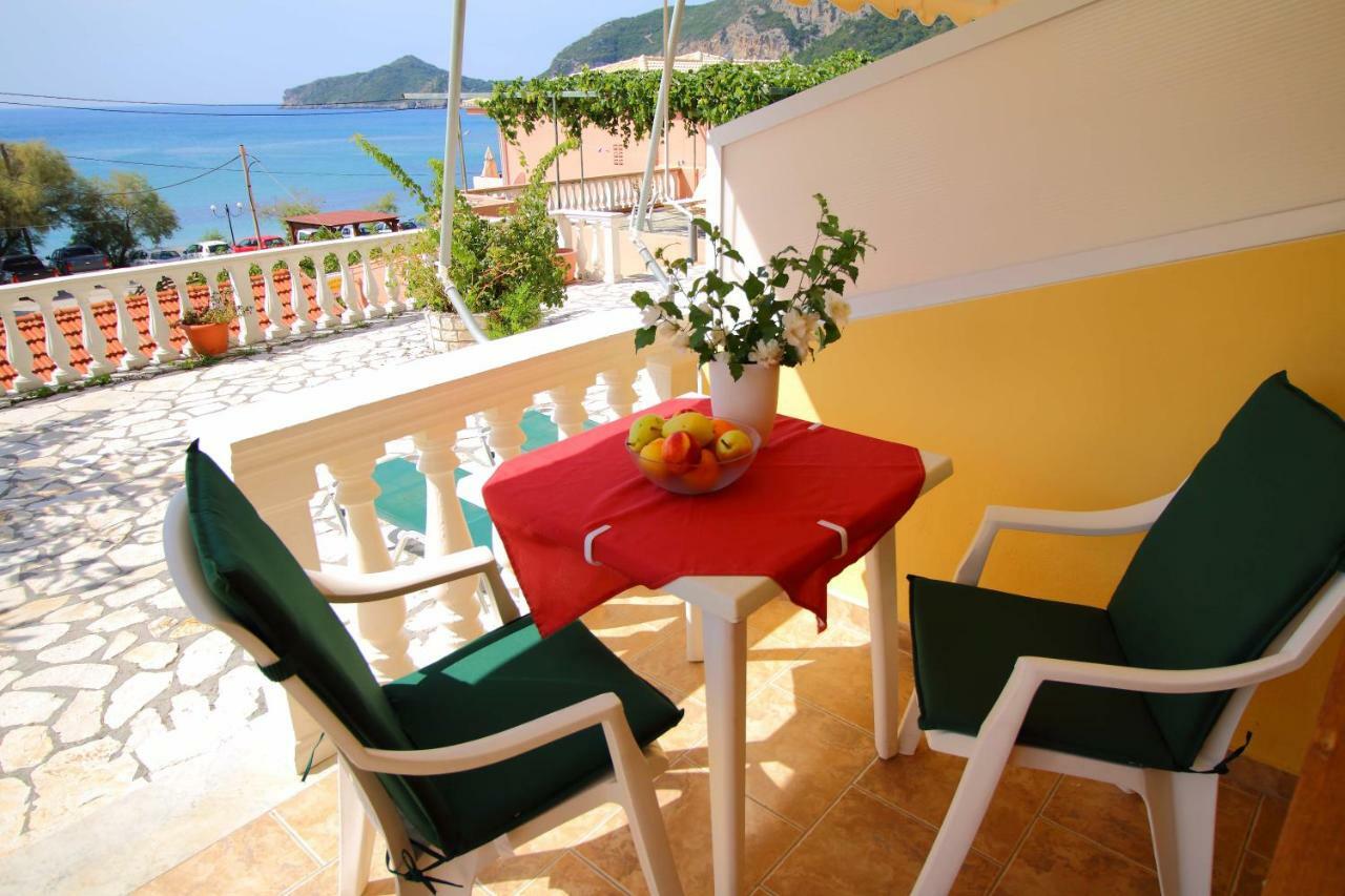 Blue Heaven Apartments Agios Georgios Pagon Exterior foto